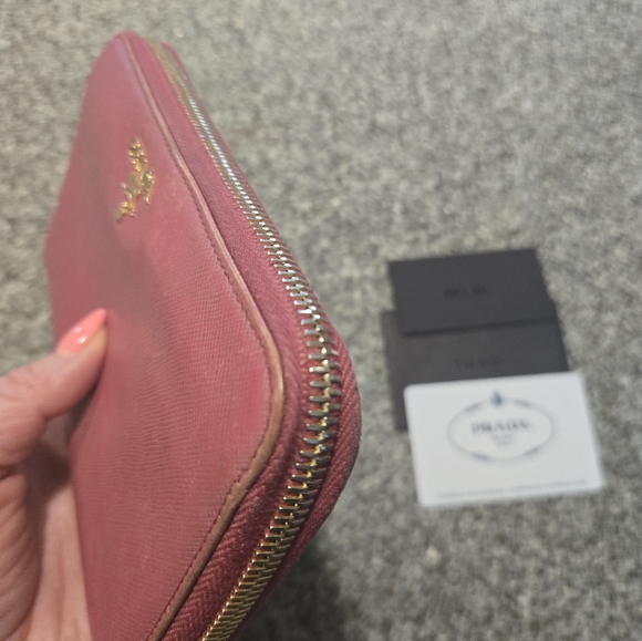 Prada Wallet - Picture 5 of 9